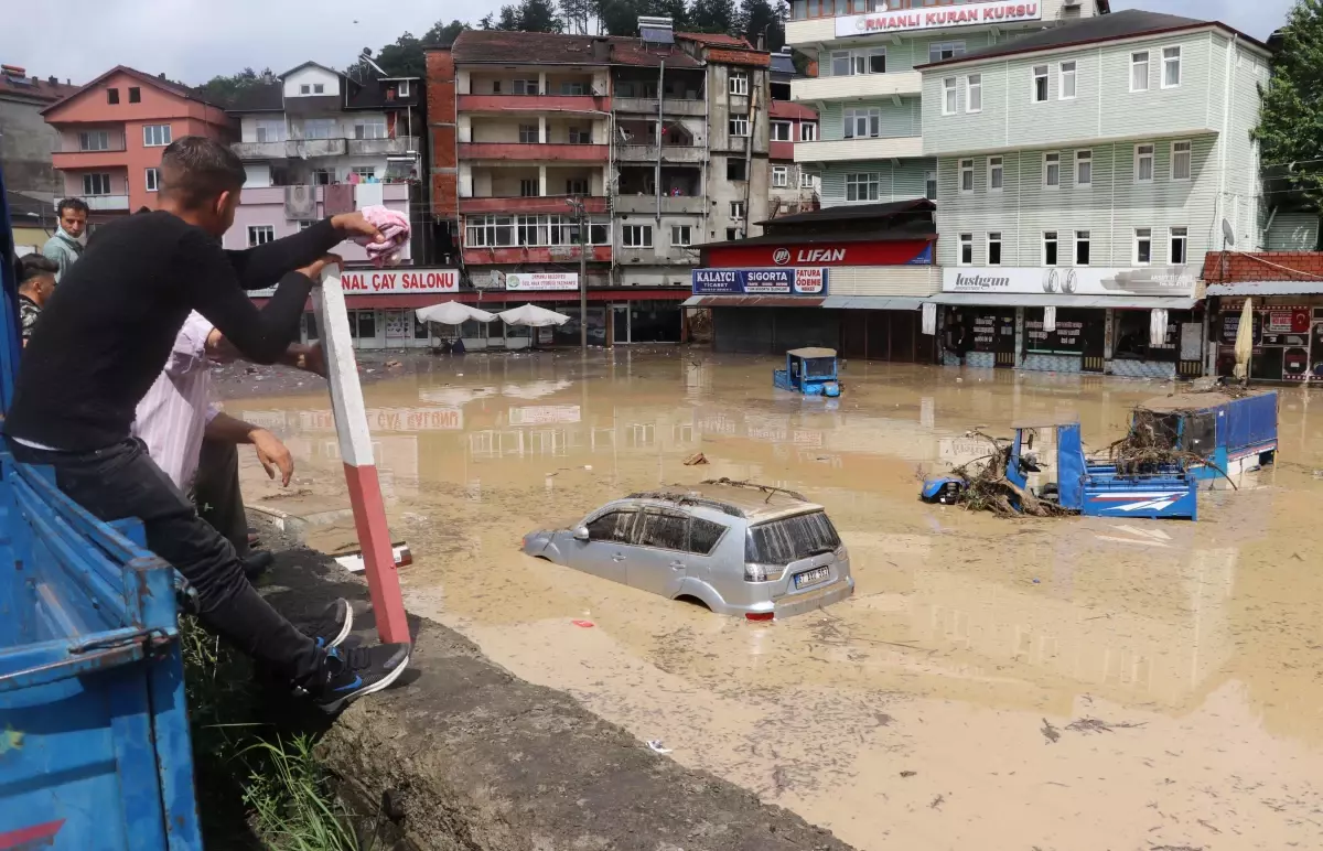 ZONGULDAK - Kuvvetli sağanak nedeniyle dere taştı - Ereğli Kaymakamı Çorumluoğlu