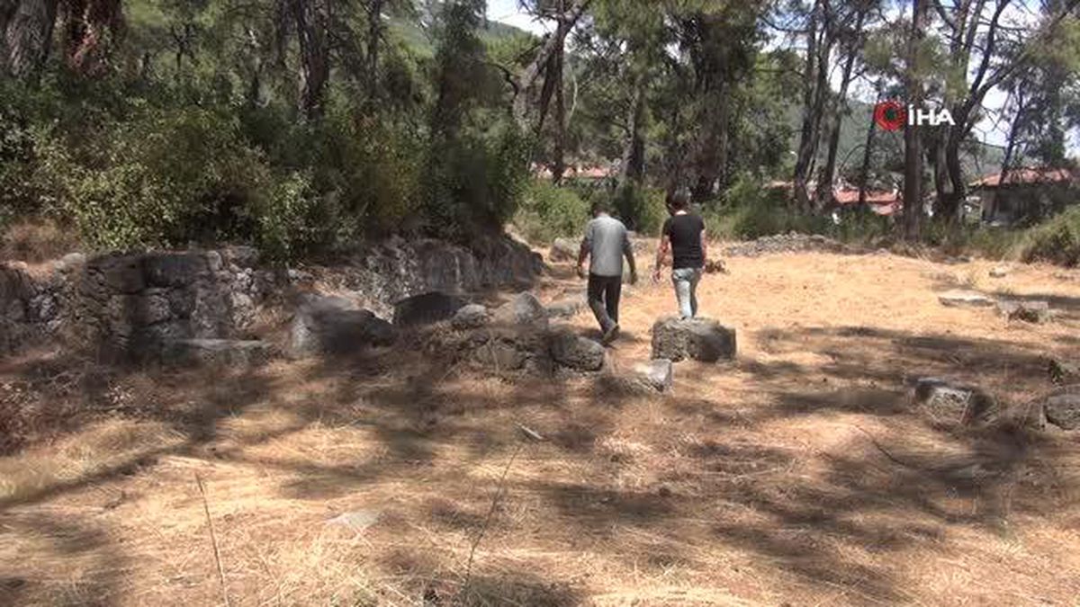 Akyaka'da tarihi kaleden sonra 2 kilise bulundu
