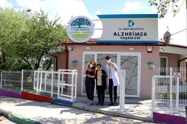 alzheimer yasam evi nde faaliyetler suruyor 3 14254170 o