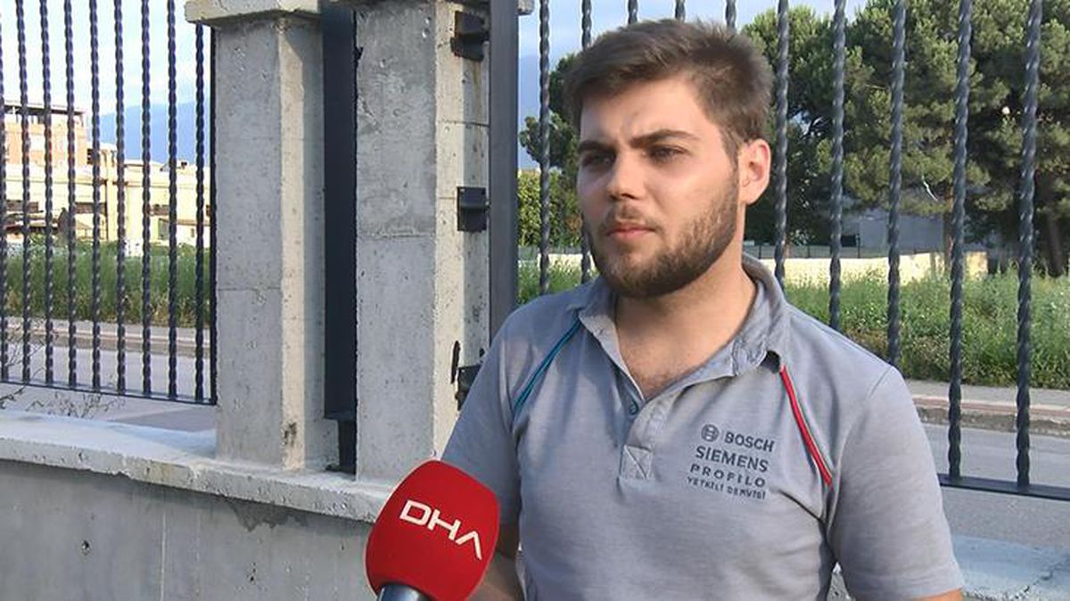 ATM'nin haznesinde 18 bin lira bulan adam, paraya kendisi için isteyen şahıstan arkadaşlarının yardımıyla kurtuldu