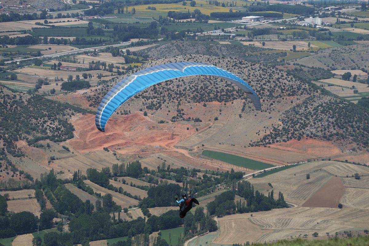 Cross Country Uluslararası Yamaç Paraşütü Mesafe Yarışı, Tokat'ta sürüyor