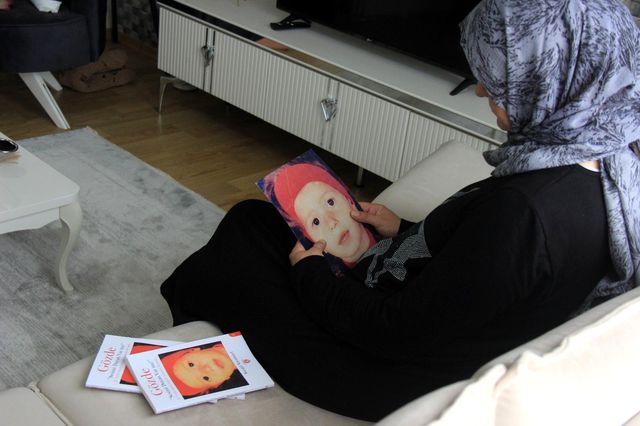 depremde kaybettigi kizini 21 yildir ariyor 6 14252918 o