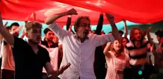 Tugay Mercan: Destansı bir mücadele! '15/07 Şafak Vakti' filminden ilk kareler yayınlandı Tugay Mercan: Destansı bir mücadele! '15/07 Şafak Vakti' filminden ilk kareler yayınlandı