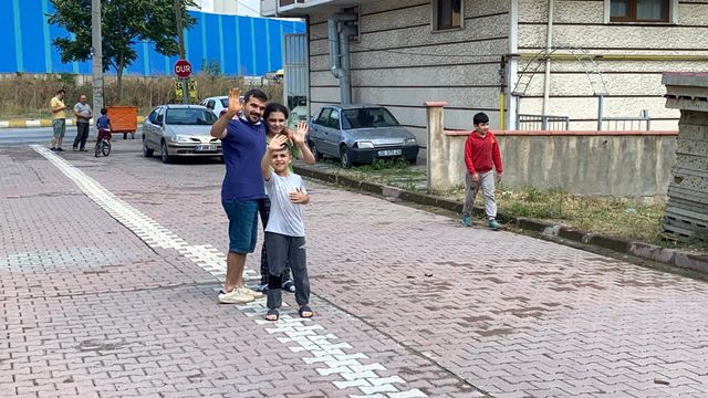 minik emir surmeyi ilk ogrendigi bisikletinin 6 14253208 o
