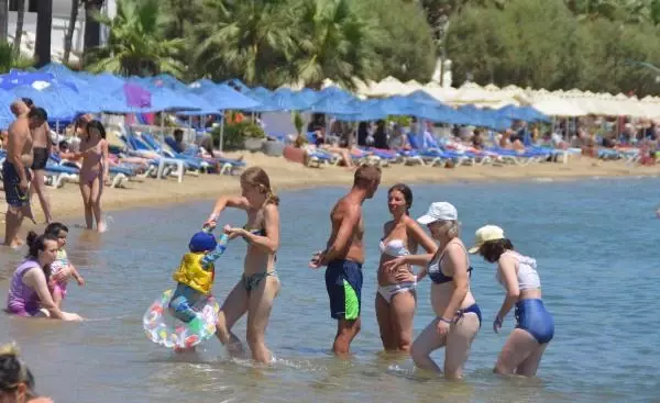 MUĞLA AŞILAMADA İLK SIRADA YER ALDI, BODRUM TURİSTLE DOLDU MUĞLA AŞILAMADA İLK SIRADA YER ALDI, BODRUM TURİSTLE DOLDU