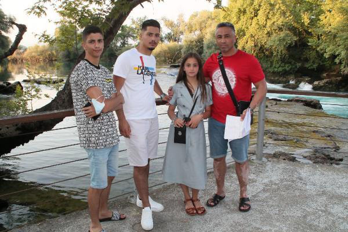 Sahte siteden rezervasyon yaptıran gurbetçi aile dolandırıldı