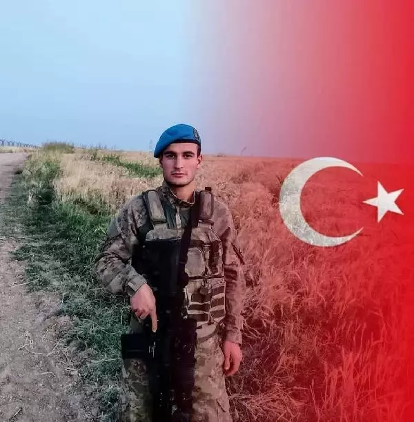 ŞEHİT ASTSUBAY, GÖZYAŞLARIYLA SON YOLCULUĞUNA UĞURLANDI
