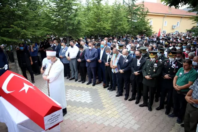 ŞEHİT ASTSUBAY, GÖZYAŞLARIYLA SON YOLCULUĞUNA UĞURLANDI