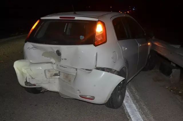 KAMYONDAN DÜŞEN TOMRUKLAR KAZAYA NEDEN OLDU