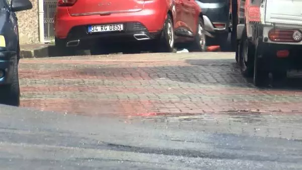 Son dakika haberleri... Sokakta oynarken taksinin altında kalan 3 yaşındaki çocuk hayatını kaybetti