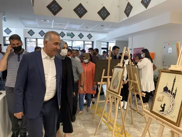 Sultangazili kadınlar yıl sonu etkinliklerinde yeteneklerini sergiledi