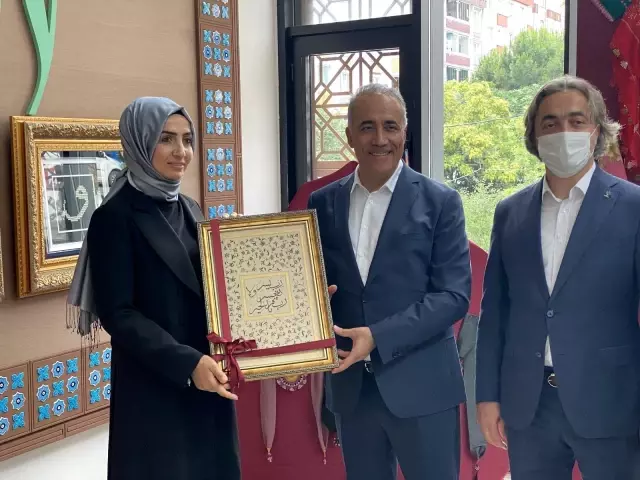 Sultangazili kadınlar yıl sonu etkinliklerinde yeteneklerini sergiledi