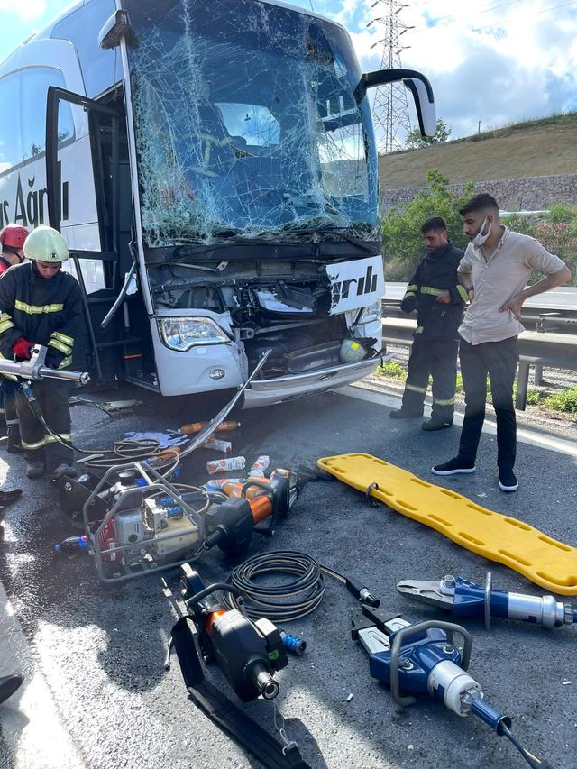 tem de sehirlerarasi otobus tira carpti 4 yar 3 14254496 o
