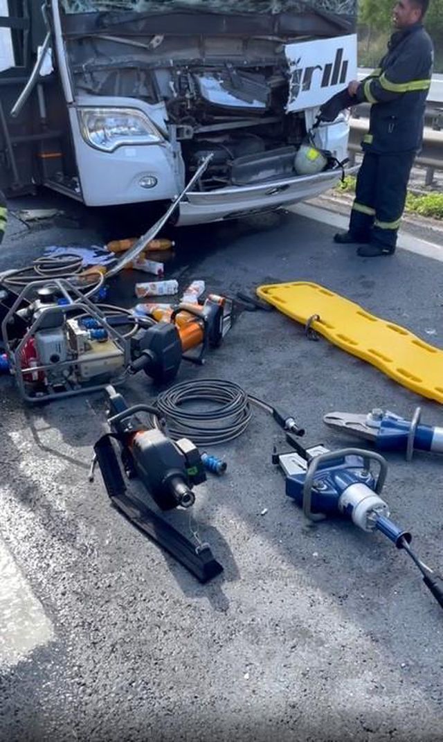 tem de sehirlerarasi otobus tira carpti 4 yar 4 14254496 o