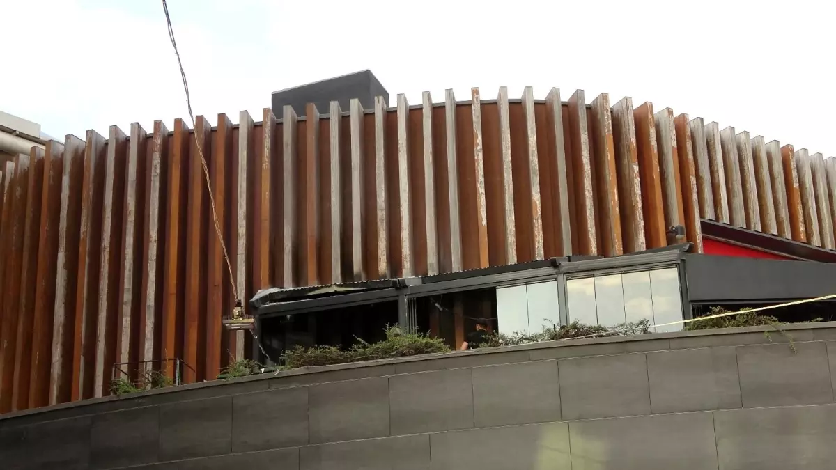 Son dakika haberleri | Yüzlerce müşteri içerideyken, AVM'de korkutan yangın