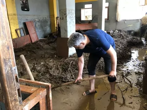 ZONGULDAK'TA SELİN YARALARI SARILIYOR