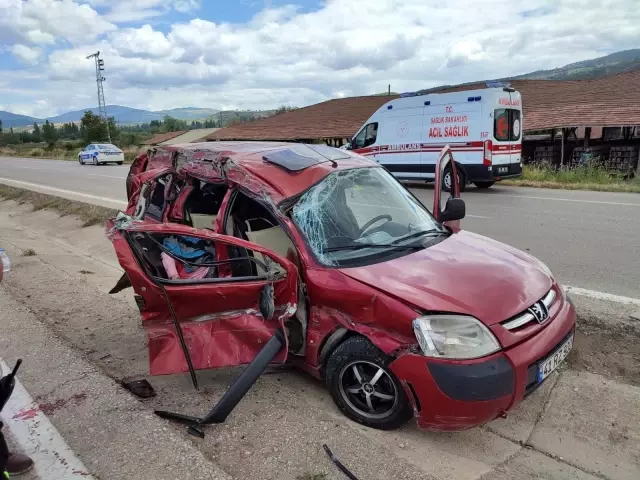 Son Dakika Amasya Da Hafif Ticari Arac Tirla Carpisti 2 Olu 3 Yarali