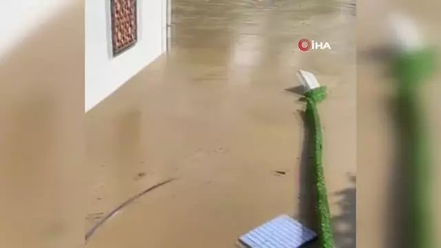 Bayramda oturmayı düşündüğü evi sular altında kaldı