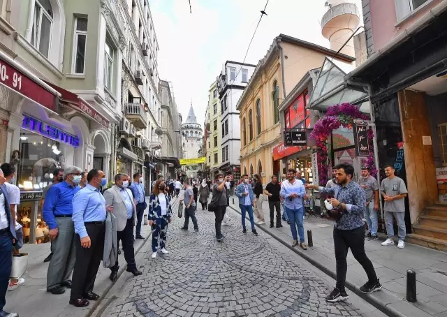Son dakika: Tarihi Galata Kulesi'ne çıkan Büyük Hendek Caddesi'nin bir bölümü yayalaştırıldı