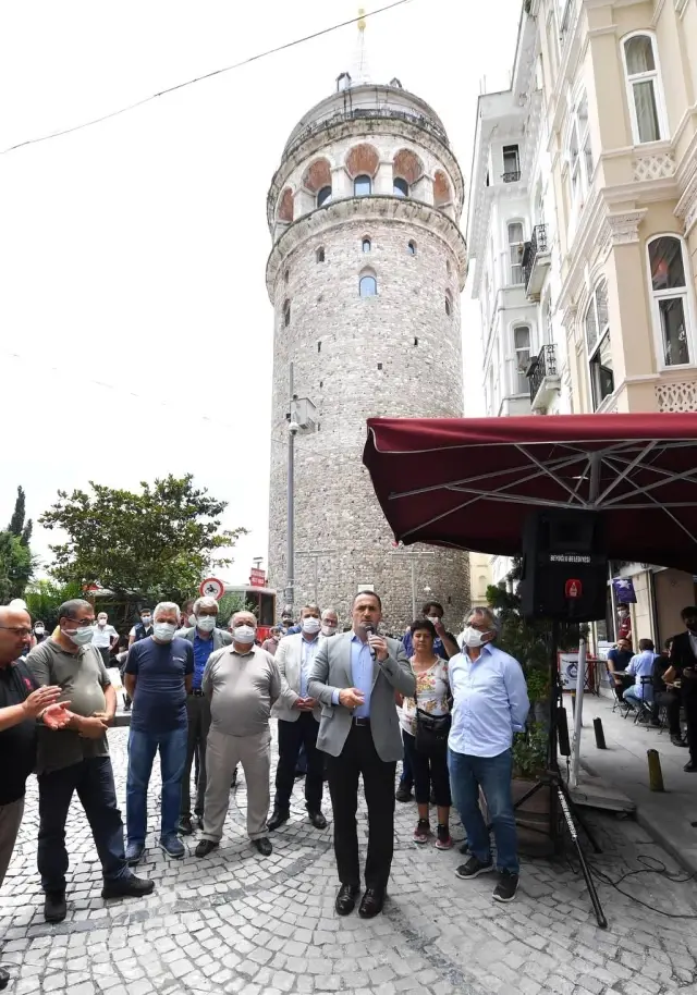 Son dakika: Tarihi Galata Kulesi'ne çıkan Büyük Hendek Caddesi'nin bir bölümü yayalaştırıldı