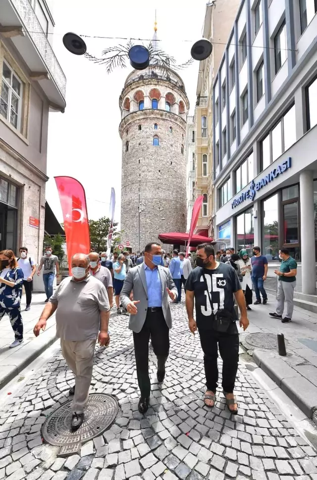 Son dakika: Tarihi Galata Kulesi'ne çıkan Büyük Hendek Caddesi'nin bir bölümü yayalaştırıldı