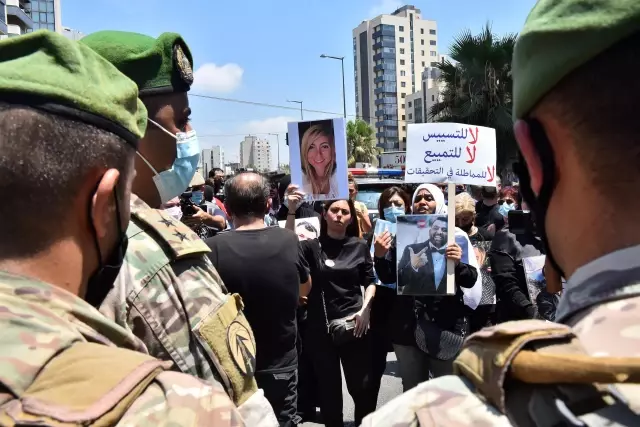 Beyrut Limanı'ndaki patlamada ölenlerin yakınları adalet talebiyle gösteriler düzenledi