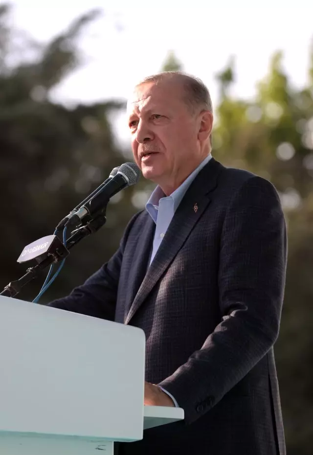 Cumhurbaşkanı Recep Tayyip Erdoğan: Asıl KCK'sıyla, PKK'sıyla, PYD'siyle, HDP'siyle hep birlikte Kürt kardeşlerimin kanını sömüren, duygularını...