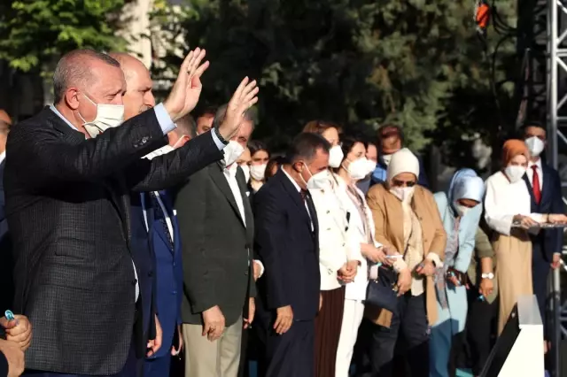 Cumhurbaşkanı Recep Tayyip Erdoğan: Asıl KCK'sıyla, PKK'sıyla, PYD'siyle, HDP'siyle hep birlikte Kürt kardeşlerimin kanını sömüren, duygularını...
