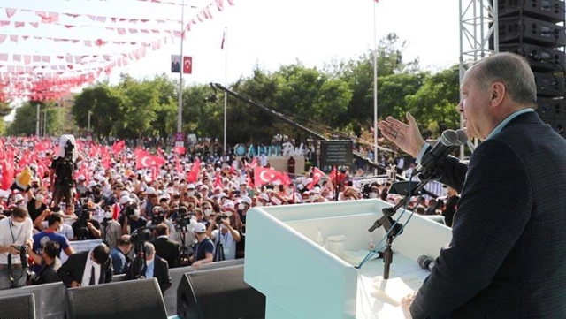 Cumhurbaşkanı Erdoğan, Diyarbakır'dan Selahattin Demirtaş'a sert çıktı: 'Seni başkan yaptırmayacağız' diyenler Yasin Börü'nün hesabını verdi mi?