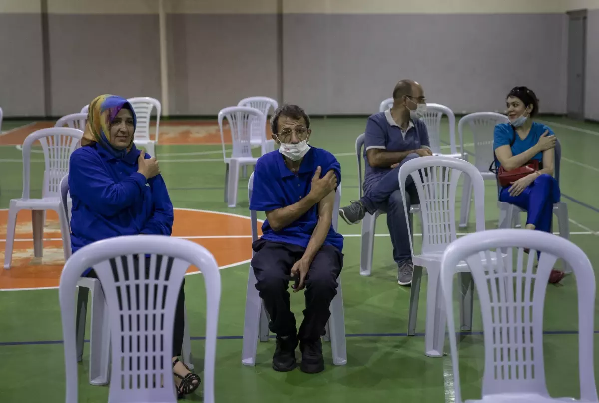 Esenyurt'ta sitelerde mobil aşı hizmeti verilmeye başlandı