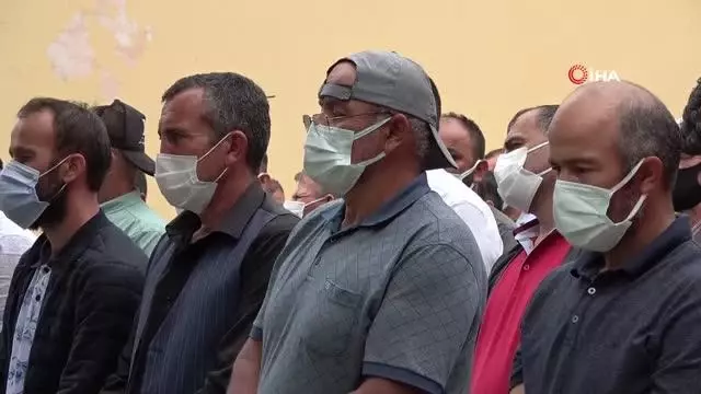 Gelinlik yerine kefen giydi