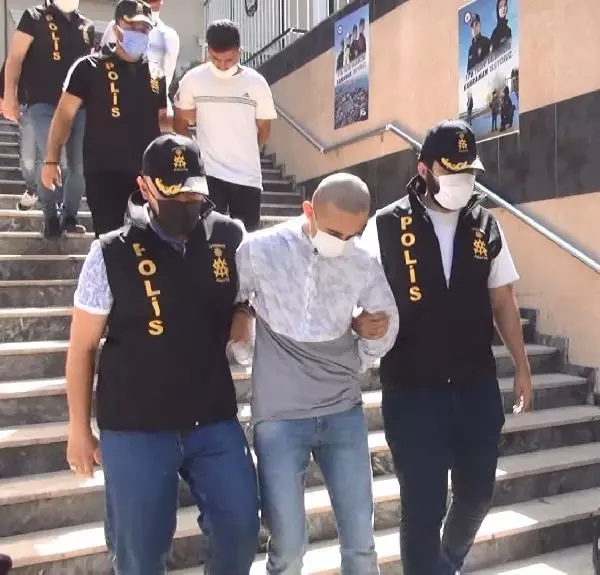 HIRSIZLARIN 'ZULA' TUVALETİNDEN 50 BİN LİRALIK ALTIN ÇIKTI