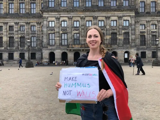 Hollanda'da İsrail'in işgal altındaki Filistin topraklarında inşa ettiği duvar protesto edildi