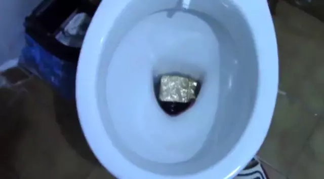 İstanbul'da hırsızlık çetesi çökertildi: Klozette 50 bin lira değerindeki altın böyle bulundu