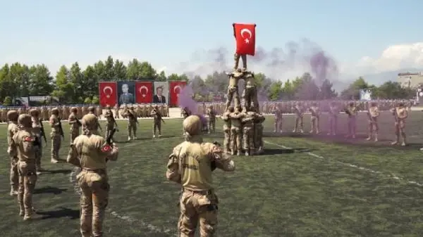 JANDARMA KOMANDO UZMAN ERBAŞLAR MEZUN OLDU