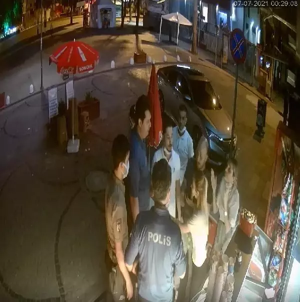 Kadın büfeci ve ailesine sert müdahalede 2 polise görevden uzaklaştırma