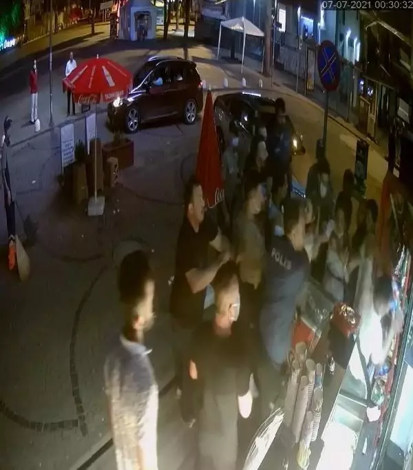 Kadın büfeci ve ailesine sert müdahalede 2 polise görevden uzaklaştırma