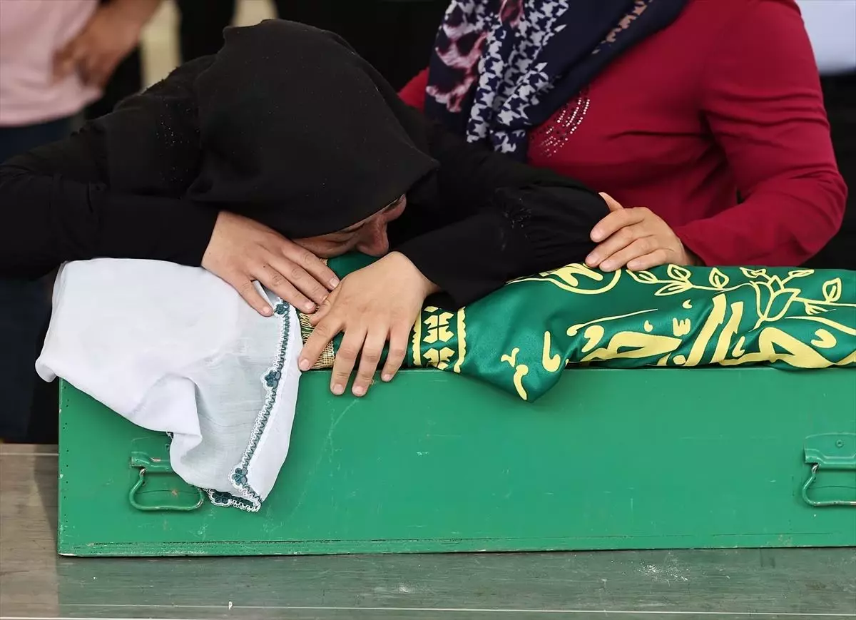 Kızı ile iki torununu öldürdüğü söylenen anneanne konuştu: Torunlarımı kızım vurdu