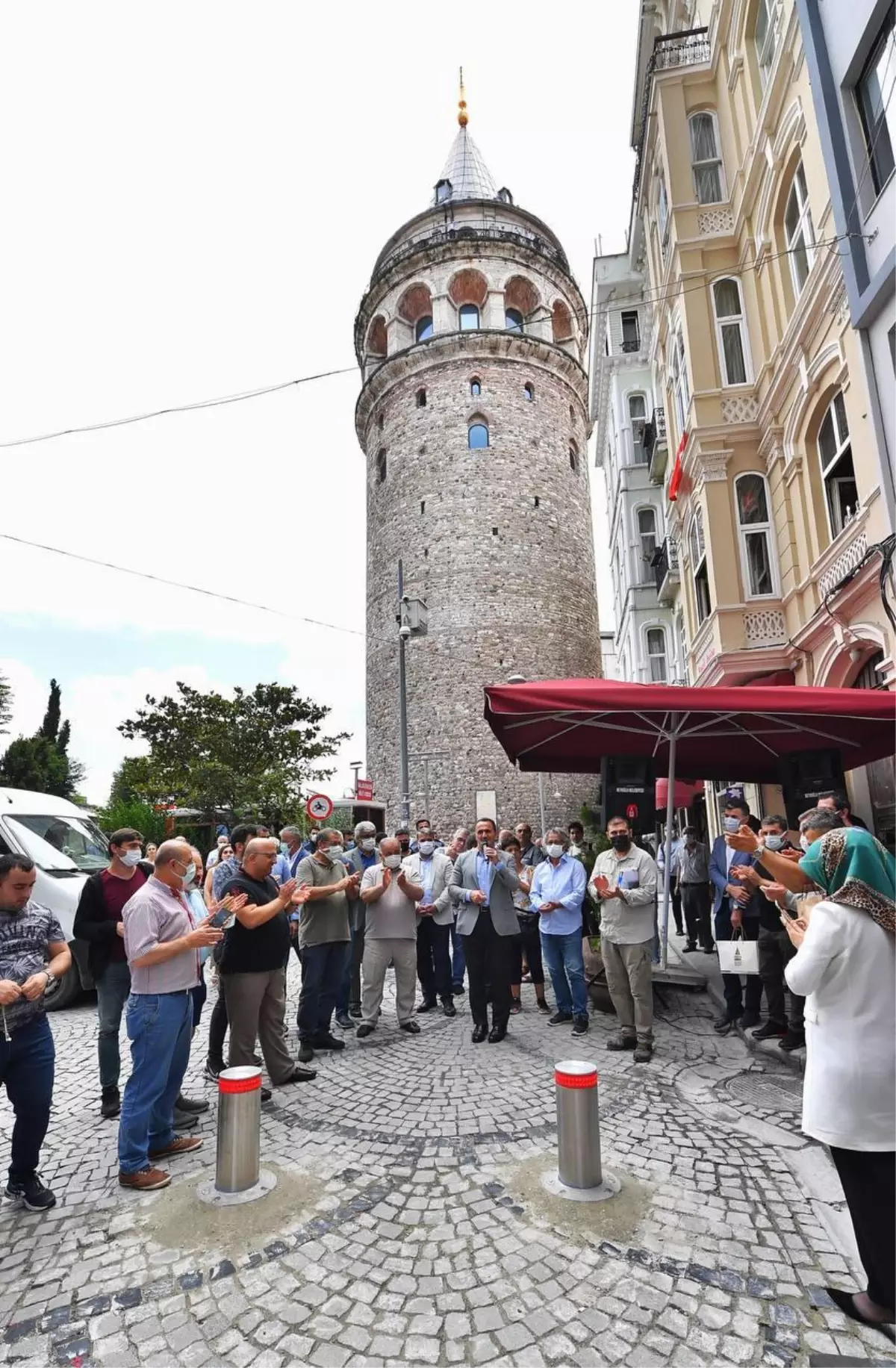 Son dakika: Tarihi Galata Kulesi'ne çıkan Büyük Hendek Caddesi'nin bir bölümü yayalaştırıldı