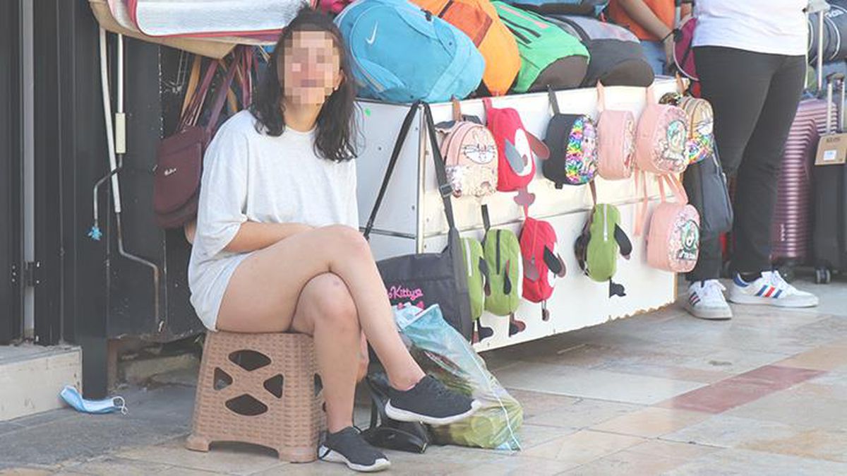 Polisi çileden çıkaran alkollü kadın, gazetecilere de saydırdı: Zoom alarak çek, yıllarca cinsel içerikli filmimizi çektiler zaten
