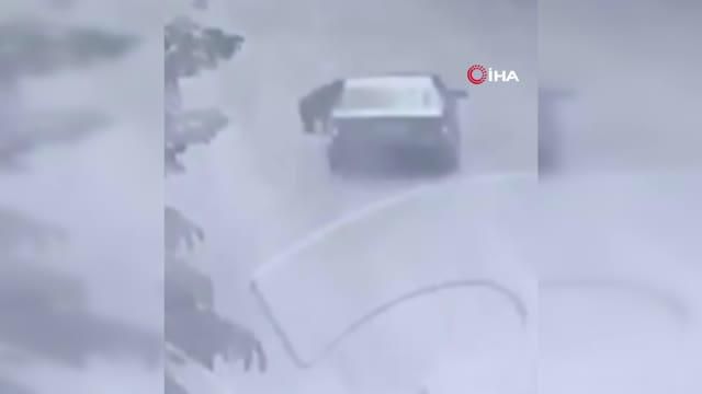 yolun karsisina gecmeye calisan kadina otomob 4 14255054 o