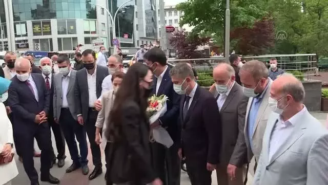Son Dakika | Bakan Kurum, AK Parti Trabzon İl Başkanlığı'nı ziyaret etti