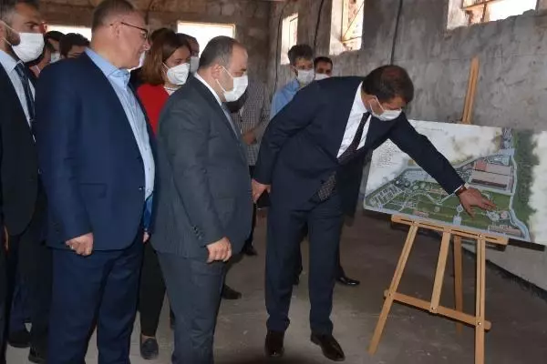 Son dakika: BAKAN VARANK: VİZYONSUZ BİR MUHALEFETİMİZ VAR