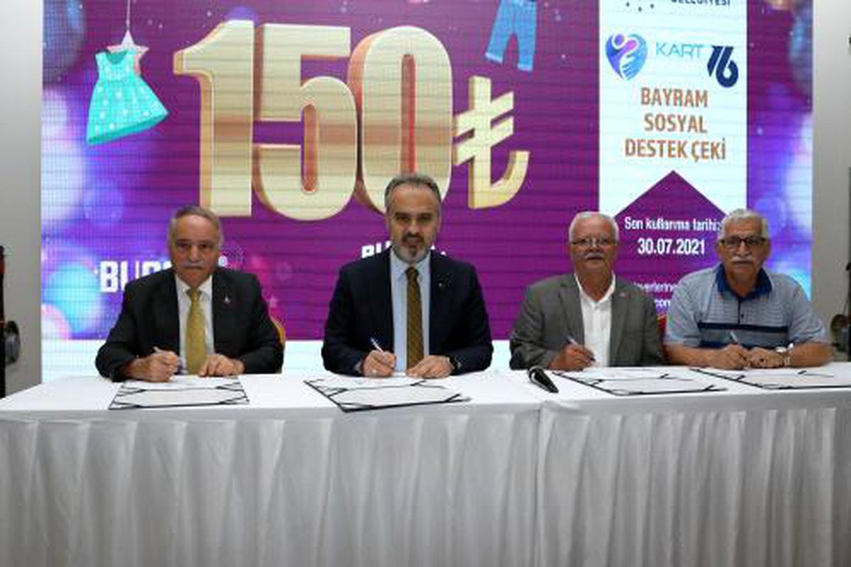 Bursa'da ihtiyaç sahibi 15 bin çocuk bayramlık kıyafetlerine kavuşacak