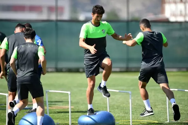 Bursaspor'da yeni sezon hazırlıkları moralli devam ediyor