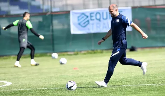 Bursaspor'da yeni sezon hazırlıkları moralli devam ediyor