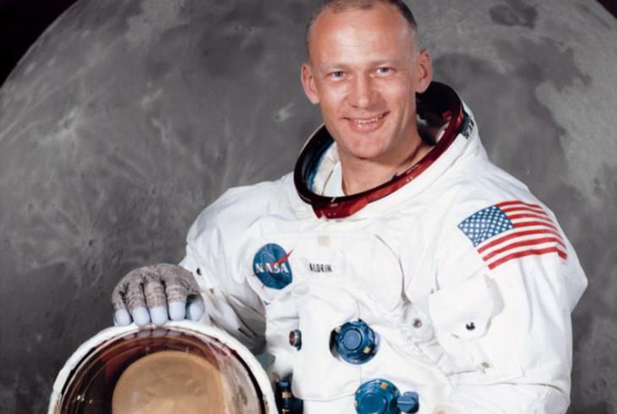 Buzz Aldrin kimdir? Buzz Aldrin mesleği ne? Ay'a inen 2. insan kimdir?