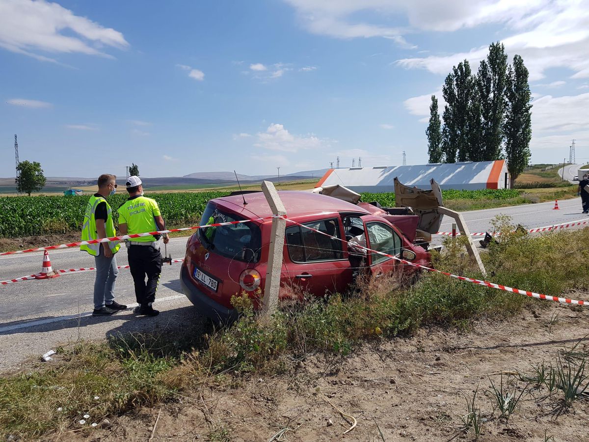 Çorum'da iki otomobil çarpıştı: 1 ölü, 1 yaralı