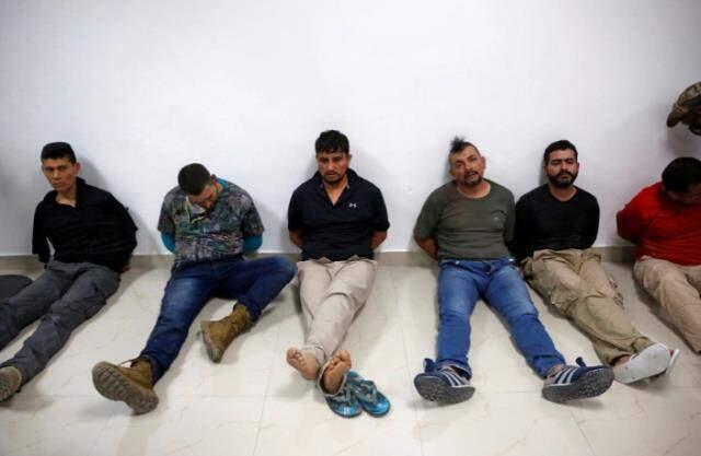 Devlet Başkanı Mose'un öldürülmesinden sonra suların durulmadığı Haiti'de 2 zanlıyı halatlarla bağlayıp kanlar içinde sokaklarla sürüklediler Devlet Başkanı Mose'un öldürülmesinden sonra suların durulmadığı Haiti'de 2 zanlıyı halatlarla bağlayıp kanlar içinde sokaklarla sürüklediler