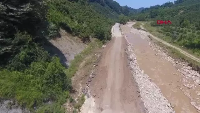 DÜZCE'DE SEL YARALARI SARILMAYA ÇALIŞILIYOR DÜZCE'DE SEL YARALARI SARILMAYA ÇALIŞILIYOR